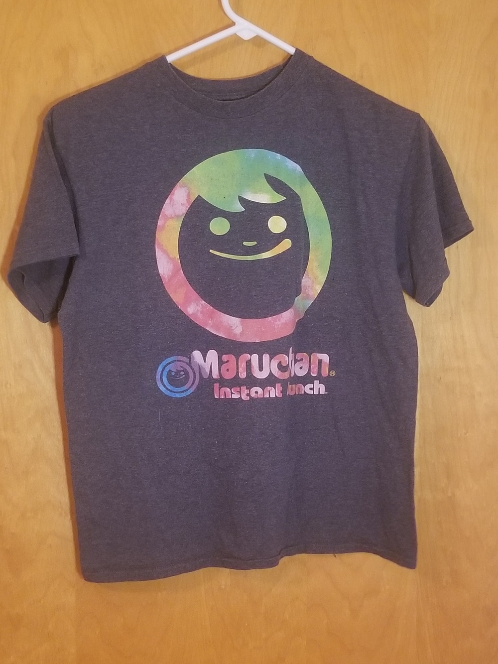 Maruchan Kids' Short-Sleeve Tee in Charcoal with Rainbow Logo XL 14/16